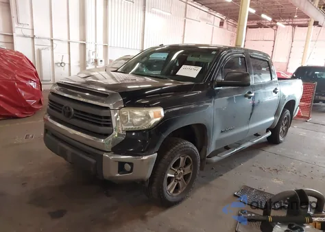 2014 Toyota Tundra Sr5 4.6L V8 z USA, uszkodzony, nr VIN 5TFDM5F1XEX054830